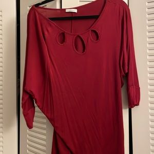 Medium red quarter sleeve shirt